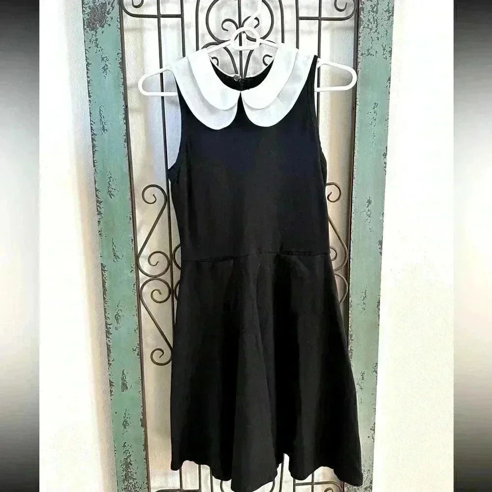 Simon’s Little BLACK dress Icone Chiffon Claudine collar. Size S/P